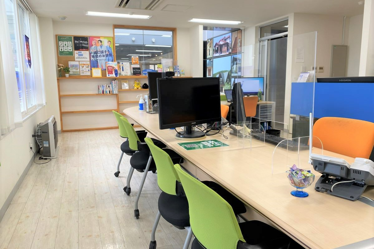 八橋店の内観